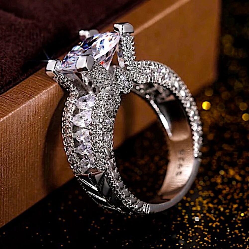 STERLING SILVER DIAMOND RING - Picture 6 of 9